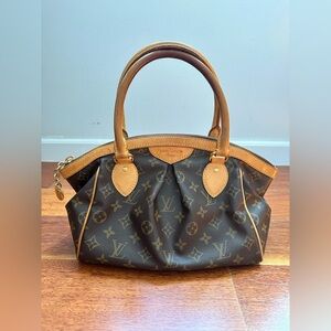 SOLD 💯 AUTHENTIC Louis Vuitton Monogram Tivoli PM handbag 👜 🤎✨